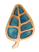 Cargar imagen en el visor de la galería, tabla de picoteo con forma de hoja